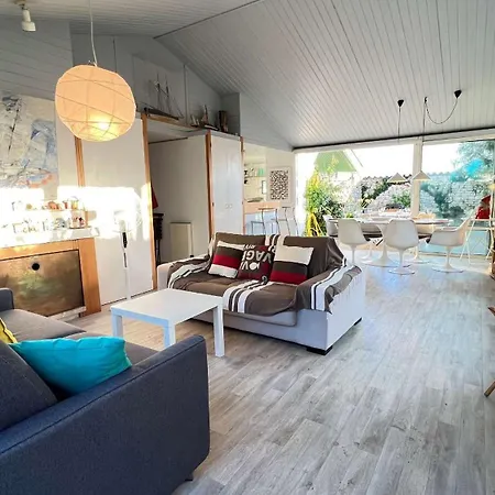 Вилла Jolie Maison Avec Jardin, Piscine Et Parking