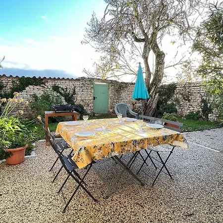 Jolie Maison Avec Jardin, Piscine Et Parking * Сент-Мари-де-Ре