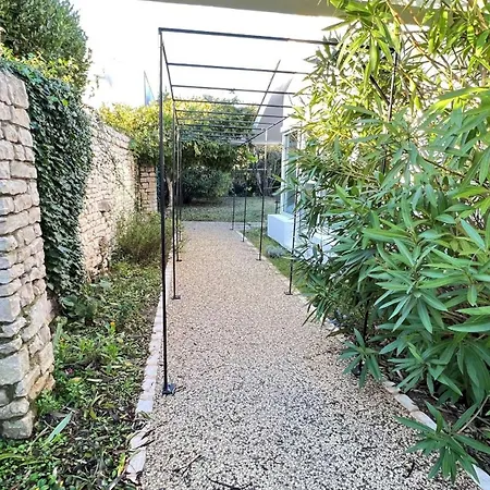 Jolie Maison Avec Jardin, Piscine Et Parking Сент-Мари-де-Ре