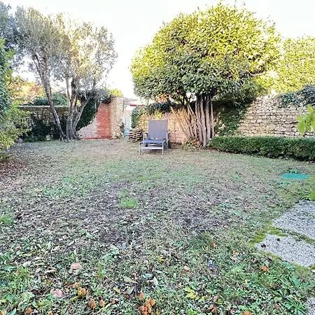 Jolie Maison Avec Jardin, Piscine Et Parking *