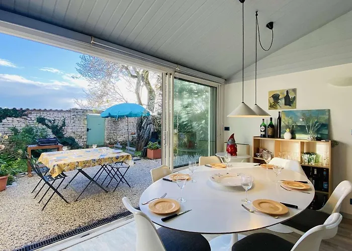 Villa Jolie Maison Avec Jardin, Piscine Et Parking *